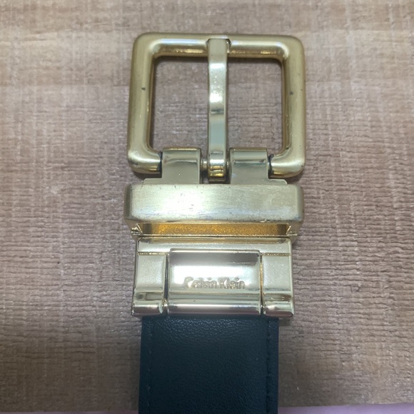 Calvin Klein 20mm reversible belt - Picture 3 of 4